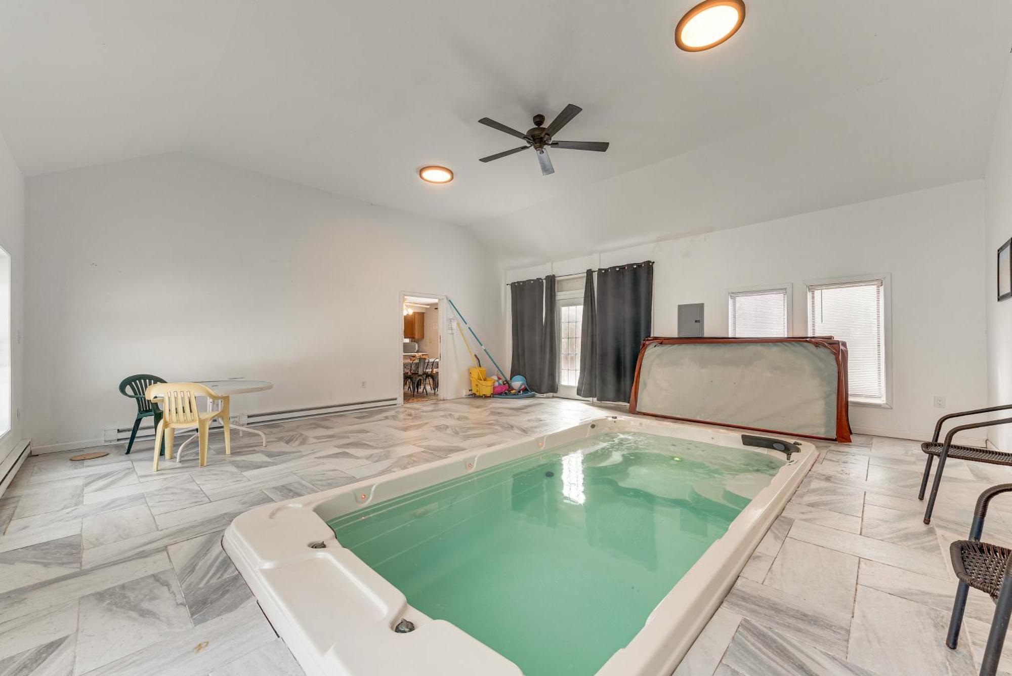 Holiday home Arrowhead Retreat With Private Indoor Pool!