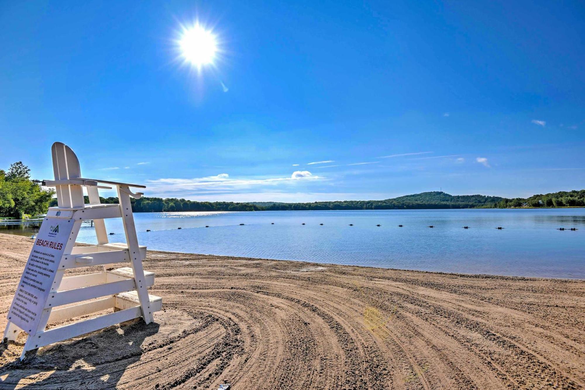 Arrowhead Retreat With Private Indoor Pool! Holiday home Pocono Lake