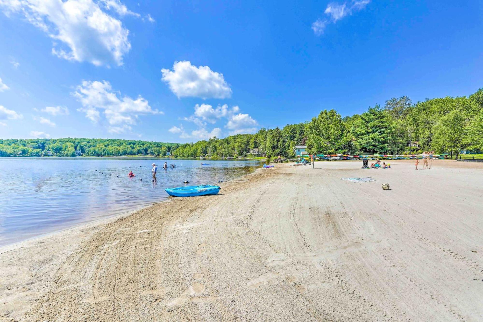 Arrowhead Retreat With Private Indoor Pool! Pocono Lake