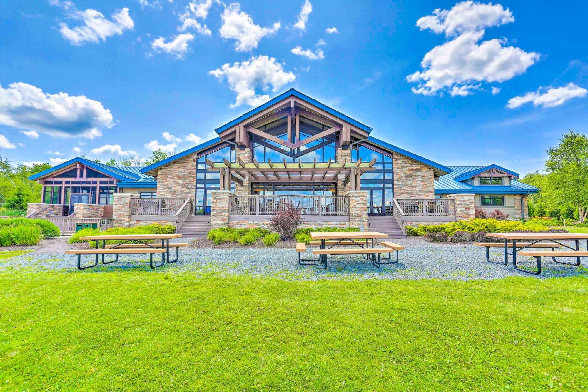 Holiday home Arrowhead Retreat With Private Indoor Pool! Pocono Lake