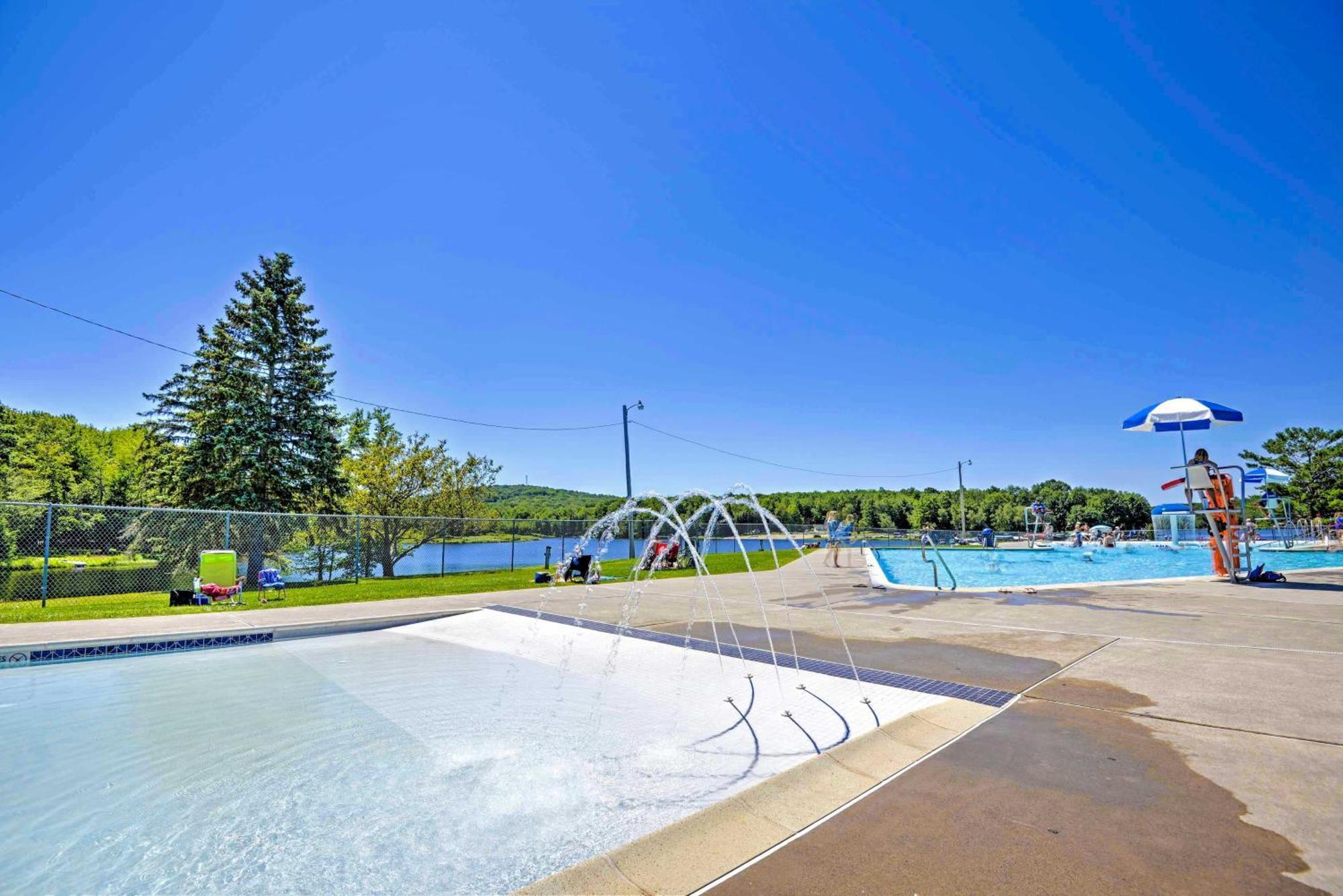 Arrowhead Retreat With Private Indoor Pool! Holiday home Pocono Lake