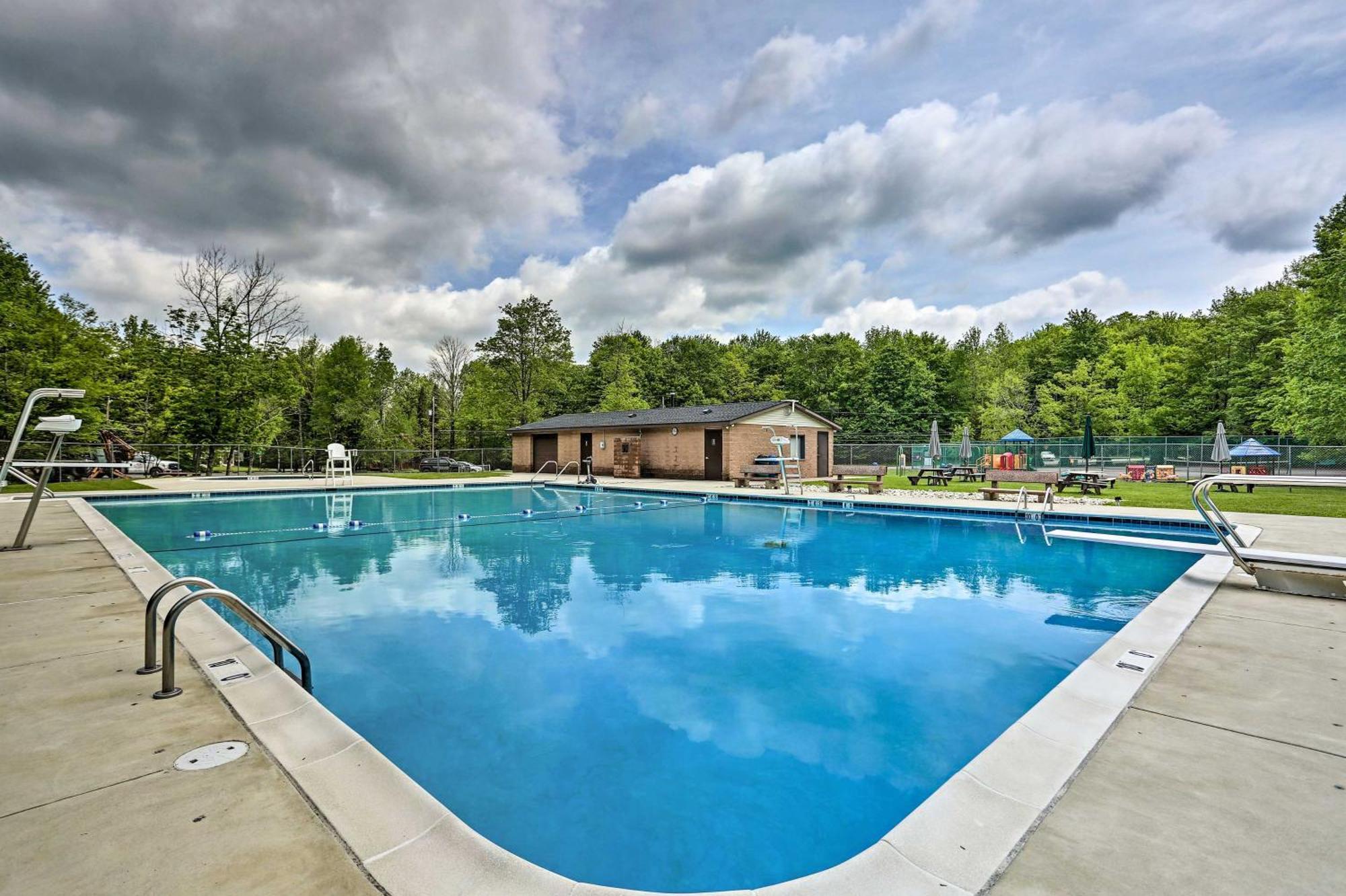 Arrowhead Retreat With Private Indoor Pool! Holiday home *